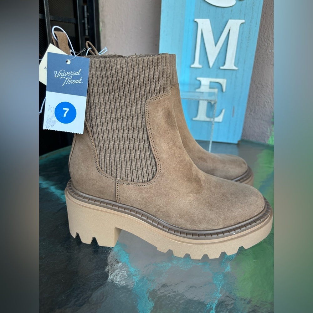 ๐NWT Universal Threads Tan Ankle Boots๐ SIZE 7 womenโs Box C - Picture 3 of 16